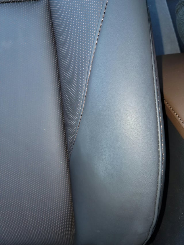 What'S the Best Way to Remove Sunscreen from Leather Car Seats?