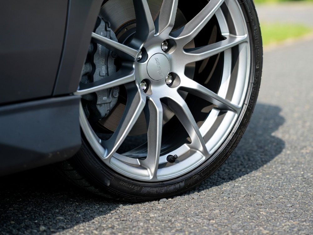 How to Tighten Valve Stem Without Tool